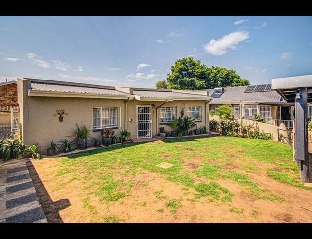 3 BEDROOM HOUSE FOR SALE IN VAN RIEBEECK PARK